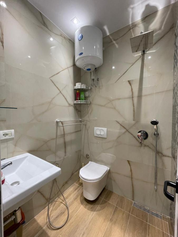 Modern 1 Bedroom *